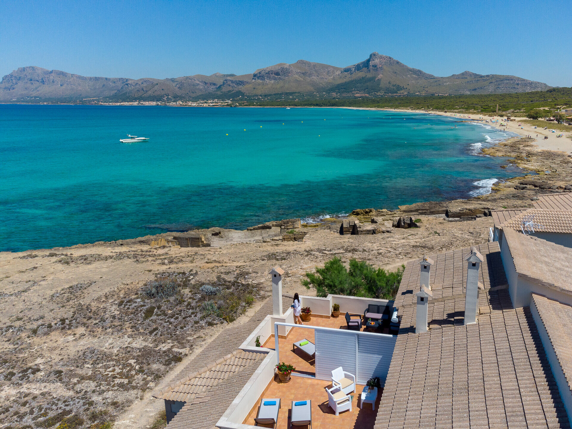 Villa de lujo moderna con piscina infinita y vistas al mar Mediterráneo, primera línea Mallorca